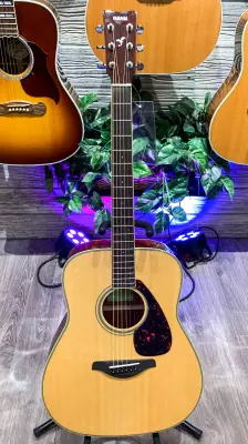 Yamaha - FG820 Dreadnought Spruce/Mahogany Acoustic Guitar 2